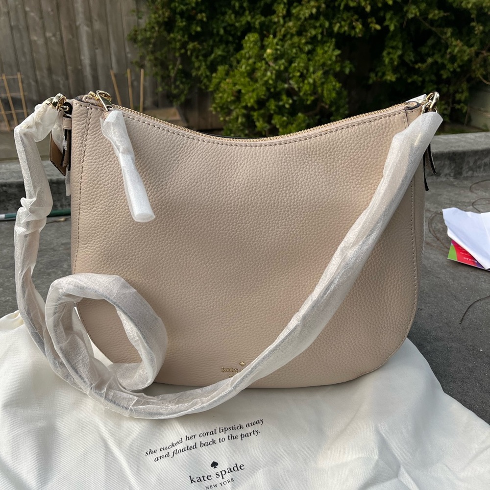 Kate Spade Cream leather Shoulder/Crossbody Bag. New with tags!